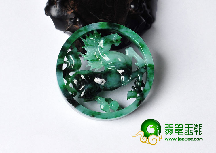 糯冰种癣加绿缅甸翡翠A货马到成功挂件