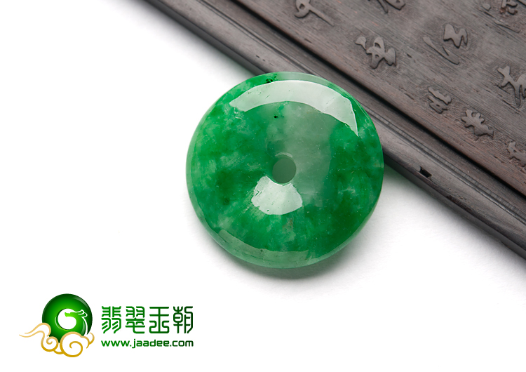 糯冰种阳绿缅甸翡翠A货平安扣挂件