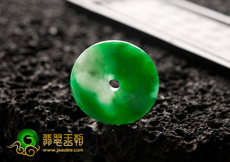 糯冰种阳绿缅甸翡翠A货平安扣挂件