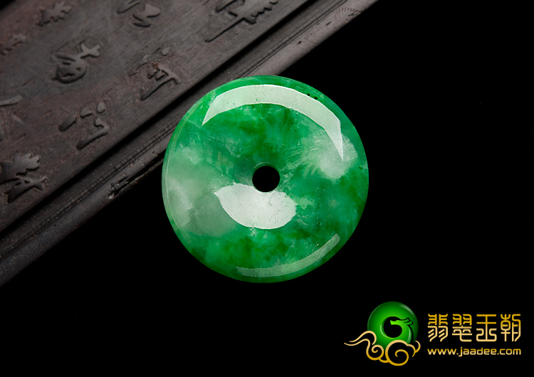 糯冰种阳绿缅甸翡翠A货平安扣挂件