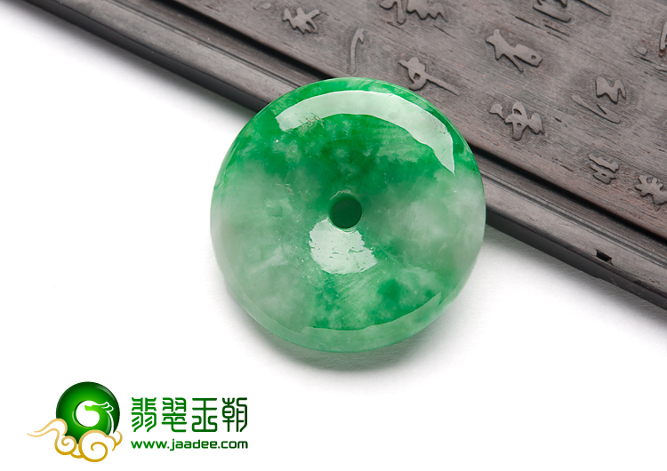糯冰种阳绿缅甸翡翠A货平安扣挂件