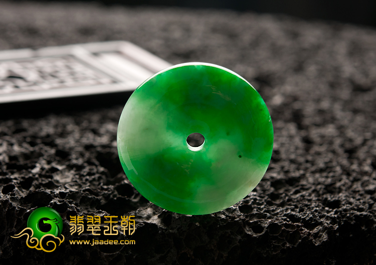 糯冰种阳绿缅甸翡翠A货平安扣挂件