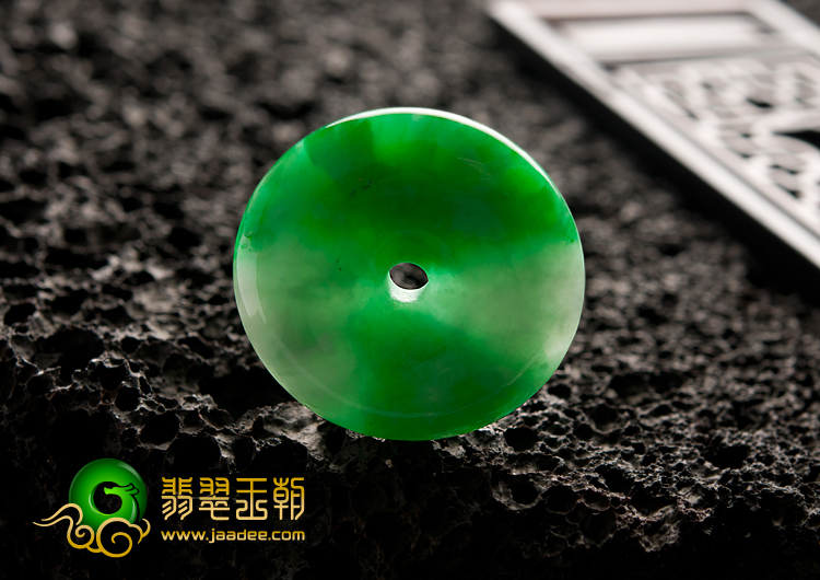 糯冰种阳绿缅甸翡翠A货平安扣挂件