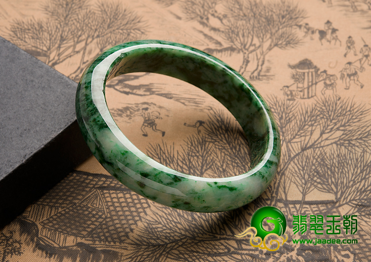 细糯种癣加绿缅甸翡翠A货贵妃镯（54.8-49.1mm）