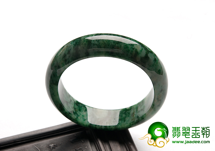 细糯种癣加绿缅甸翡翠A货贵妃镯（54.8-49.1mm）
