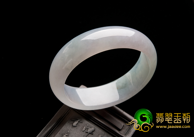 冰种晴水缅甸翡翠A货贵妃镯（52.1-46.2mm）