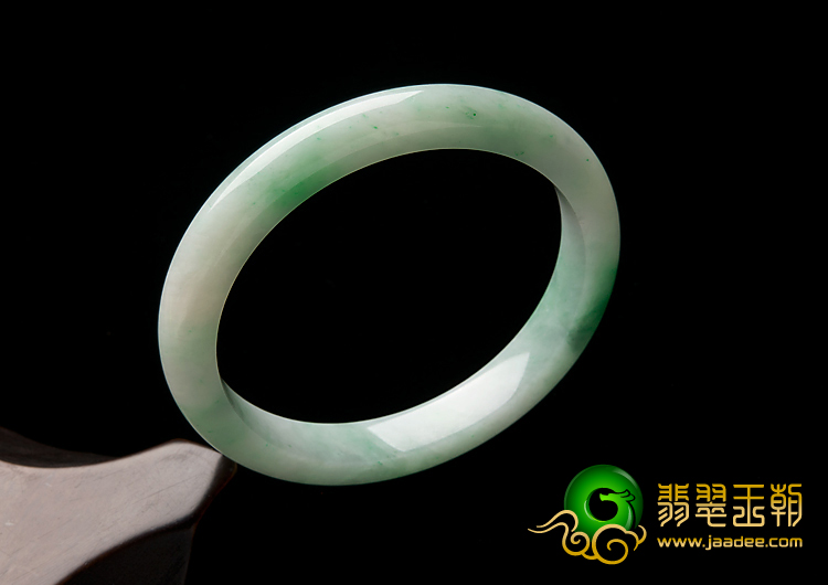 糯冰种飘翠缅甸翡翠A货手镯（51.8mm）