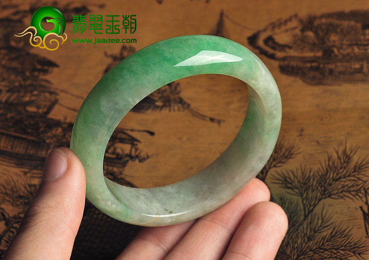 feicui糯冰种翠色缅甸翡翠A货手镯（59.2mm）