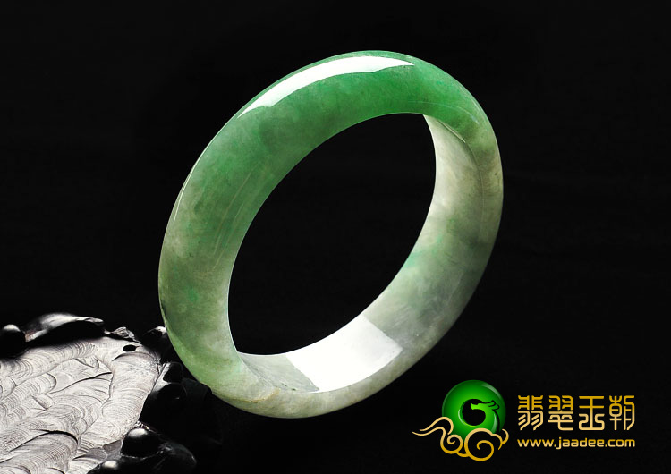 feicui糯冰种翠色缅甸翡翠A货手镯（59.2mm）