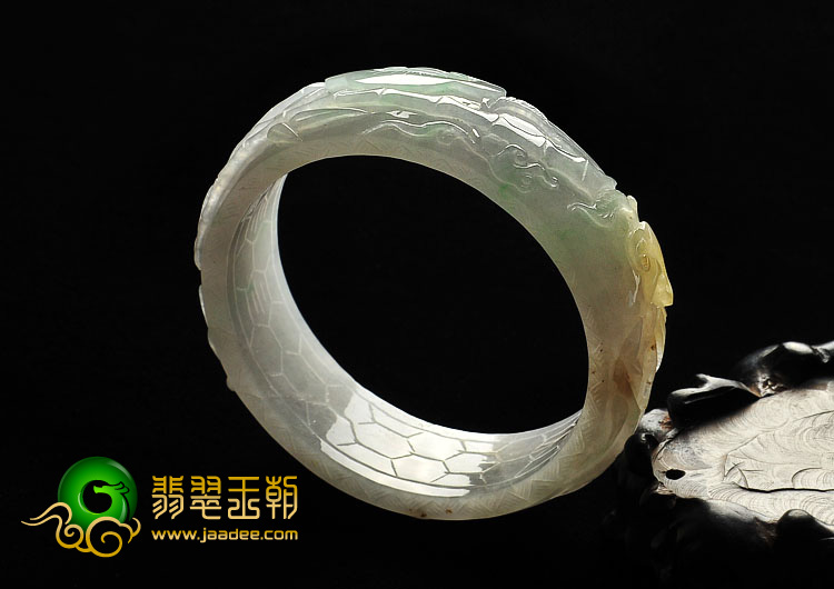 糯冰种飘黄翡缅甸翡翠A货雕花手镯（57.8mm）