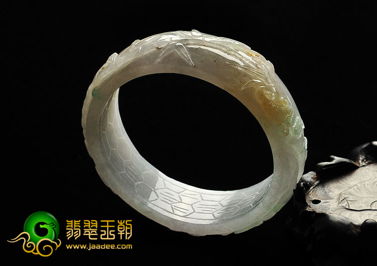 糯冰种飘黄翡缅甸翡翠A货雕花手镯（57.8mm）