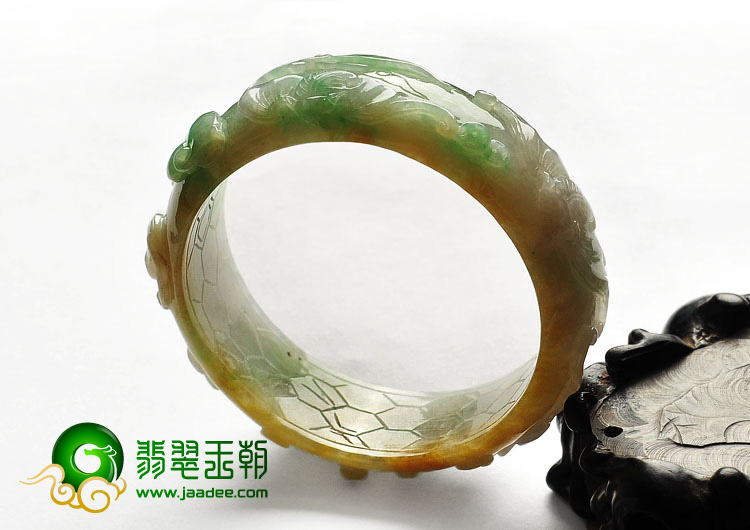 糯冰种黄加绿缅甸翡翠A货雕花镯（57mm）