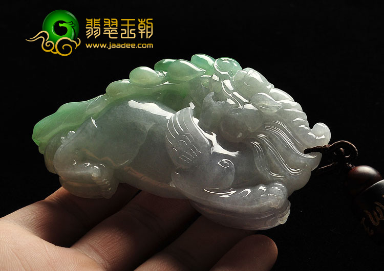 糯冰种春带彩缅甸翡翠A货貔貅手玩件