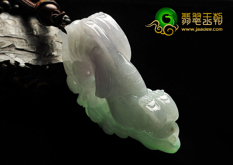 糯冰种春带彩缅甸翡翠A货貔貅手玩件