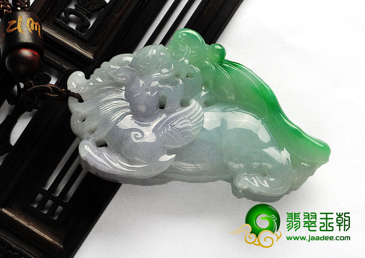 糯冰种春带彩缅甸翡翠A货貔貅手玩件