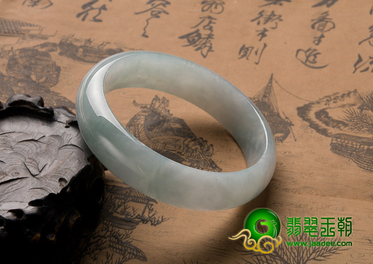 糯冰种晴水缅甸翡翠A货手镯（55.5mm）