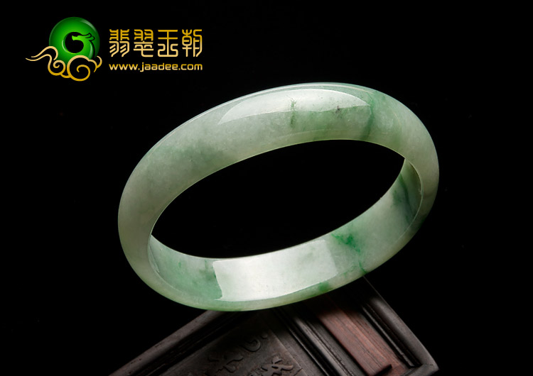 糯冰种飘翠缅甸翡翠A货贵妃镯（56-49mm）