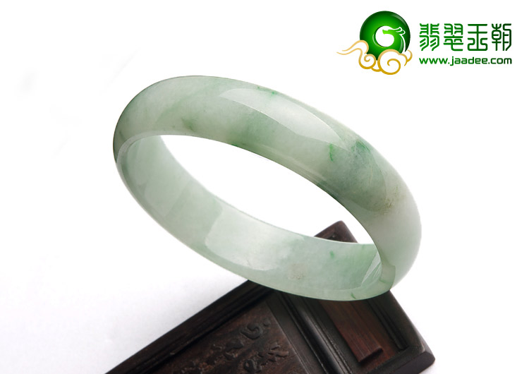 糯冰种飘翠缅甸翡翠A货贵妃镯（56-49mm）