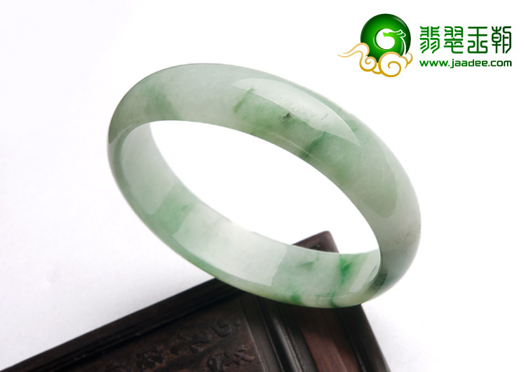 糯冰种飘翠缅甸翡翠A货贵妃镯（56-49mm）