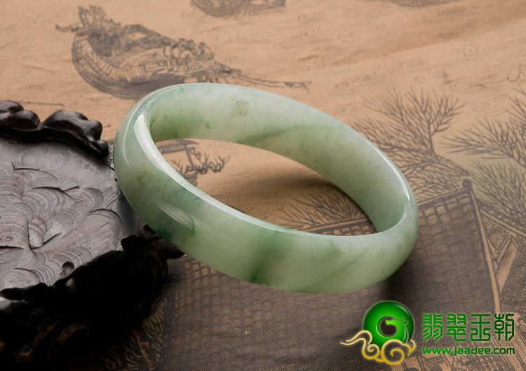 糯冰种飘翠缅甸翡翠A货贵妃镯（56-49mm）
