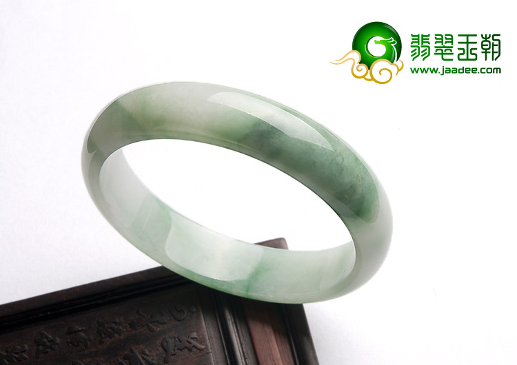 糯冰种飘翠缅甸翡翠A货手镯（57mm）