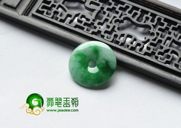 糯冰种阳绿缅甸翡翠A货平安扣挂件