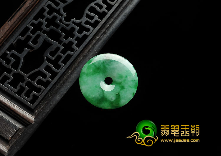 糯冰种阳绿缅甸翡翠A货平安扣挂件