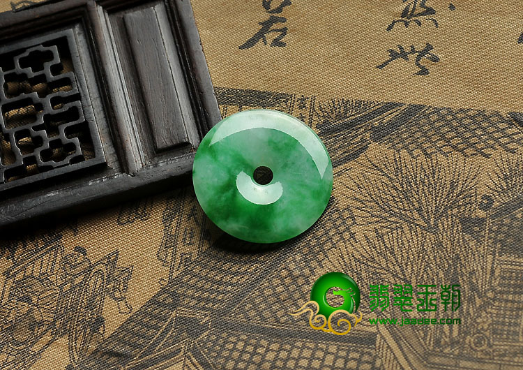 糯冰种阳绿缅甸翡翠A货平安扣挂件