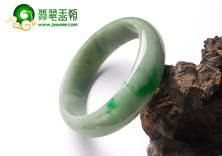 糯冰种飘翠缅甸翡翠A货手镯（61.5mm）
