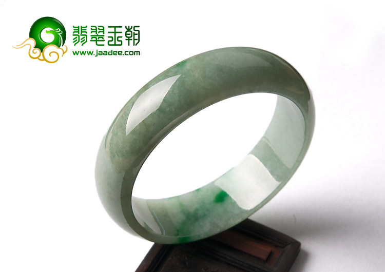 糯冰种飘翠缅甸翡翠A货手镯（61.5mm）