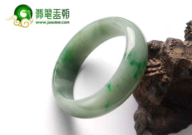 糯冰种飘翠缅甸翡翠A货手镯（58.8mm）