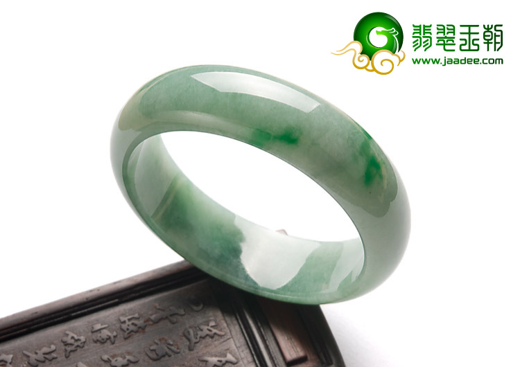 糯冰种飘翠缅甸翡翠A货手镯（57.1mm）