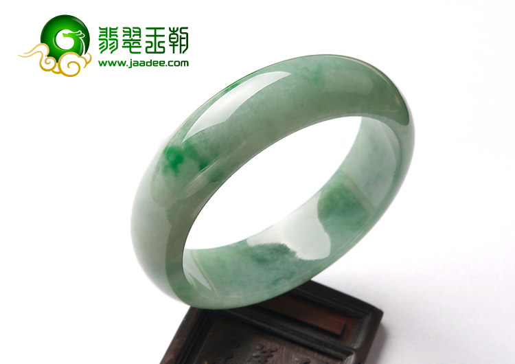糯冰种飘翠缅甸翡翠A货手镯（57.1mm）