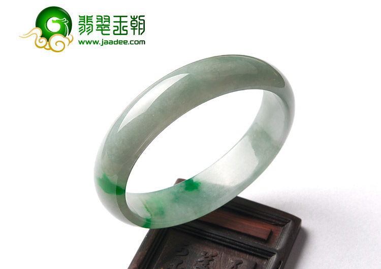 糯冰种飘翠缅甸翡翠A货贵妃镯（57.5-50mm）