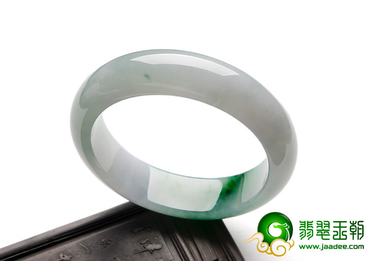 冰种春带彩缅甸翡翠A货手镯（61.6mm）