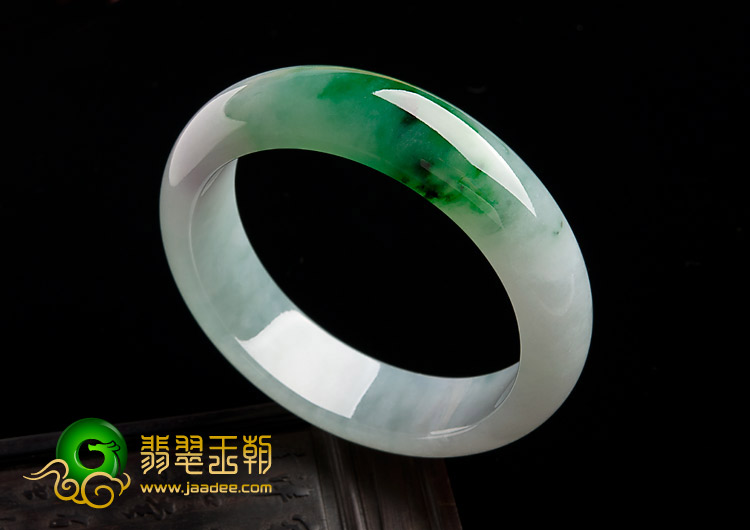 冰种春带彩缅甸翡翠A货手镯（61.6mm）