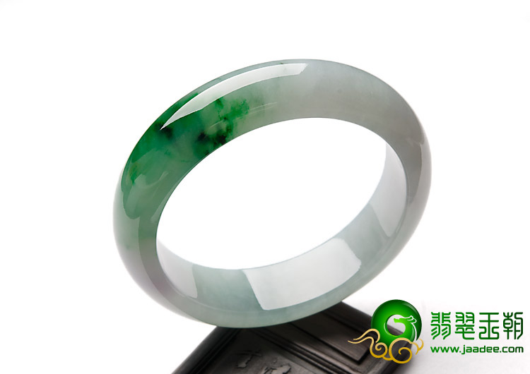 冰种春带彩缅甸翡翠A货手镯（61.6mm）