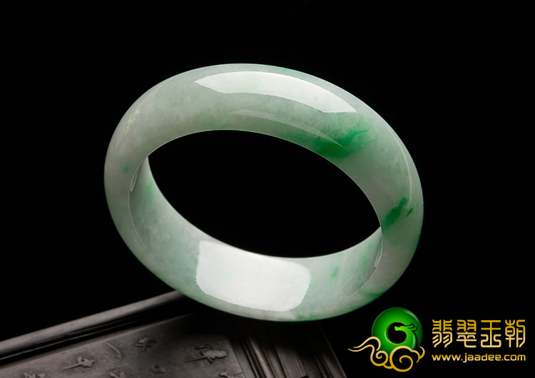 糯冰种飘翠缅甸翡翠A货手镯（60.3mm）