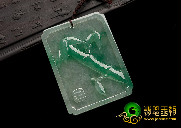 冰种翠色缅甸翡翠A货英明神武挂件