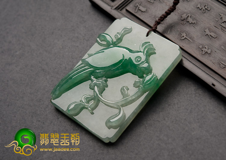 冰种翠色缅甸翡翠A货英明神武挂件