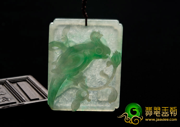 冰种翠色缅甸翡翠A货英明神武挂件