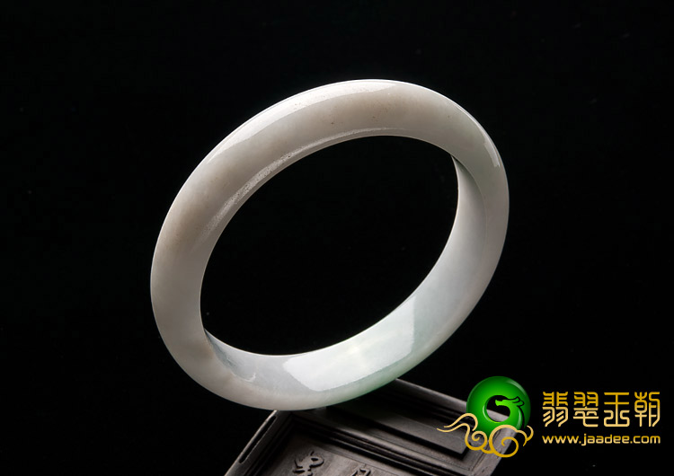糯冰种飘翠缅甸翡翠A货手镯（55.8mm）