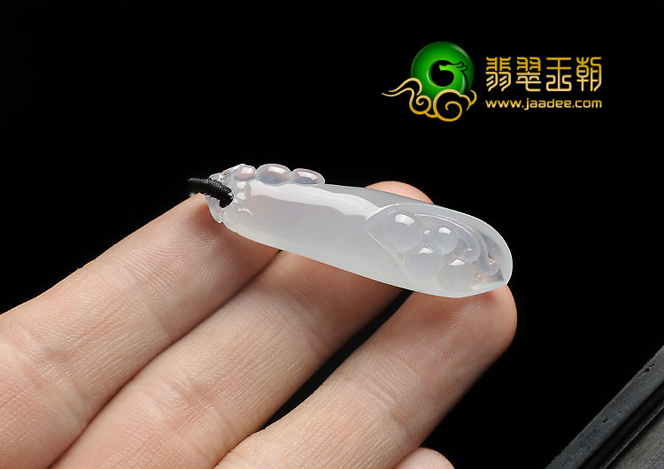 冰种淡晴水缅甸翡翠A货玉兰花挂件