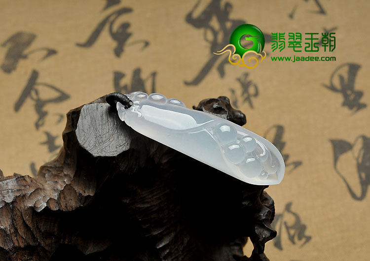冰种淡晴水缅甸翡翠A货玉兰花挂件