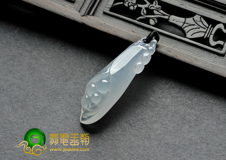 冰种淡晴水缅甸翡翠A货玉兰花挂件
