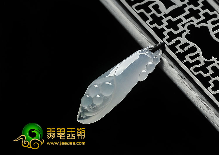 冰种淡晴水缅甸翡翠A货玉兰花挂件