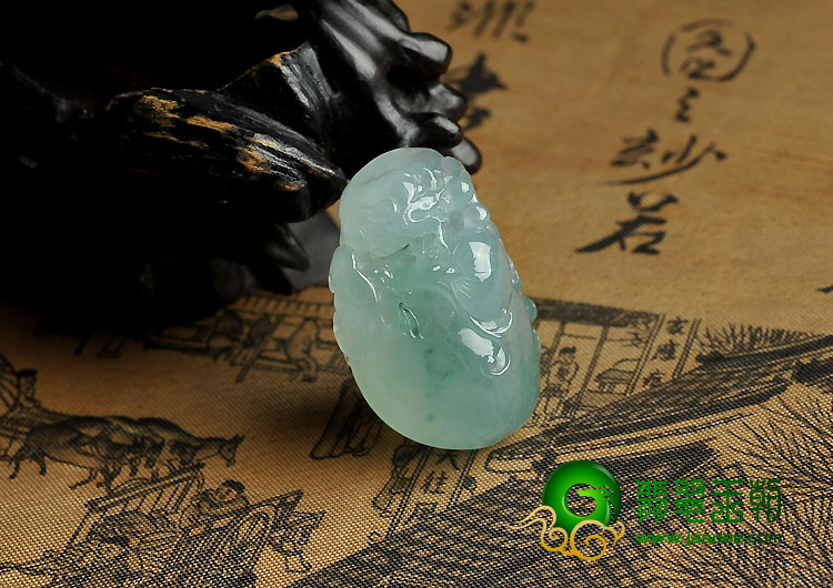 冰种晴水略飘花缅甸翡翠A货寿桃挂件
