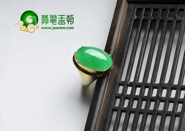 冰种阳绿缅甸翡翠A货戒面
