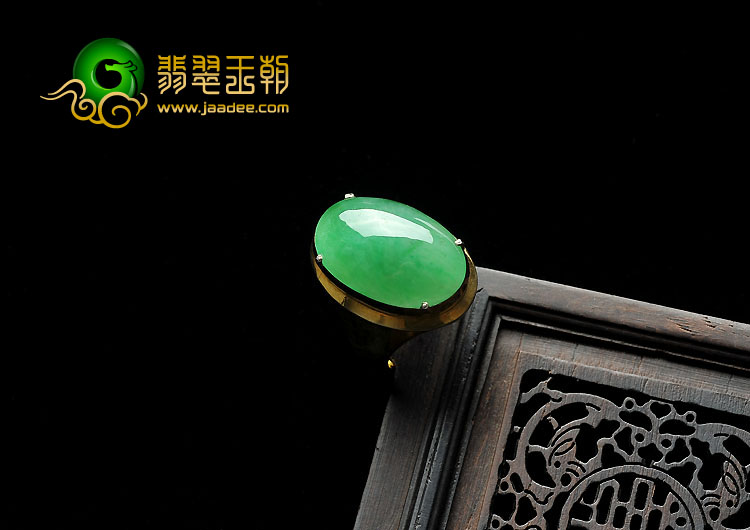 冰种阳绿缅甸翡翠A货戒面