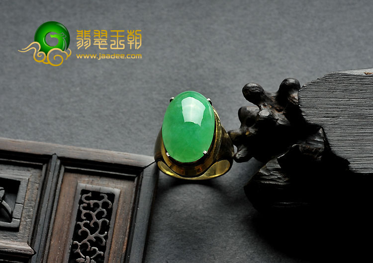 冰种阳绿缅甸翡翠A货戒面